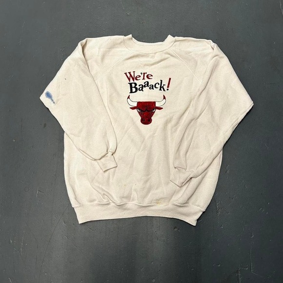 American Vintage Other - Vintage late 80s/early 90s Chicago bulls "we're back" white graphic crewneck